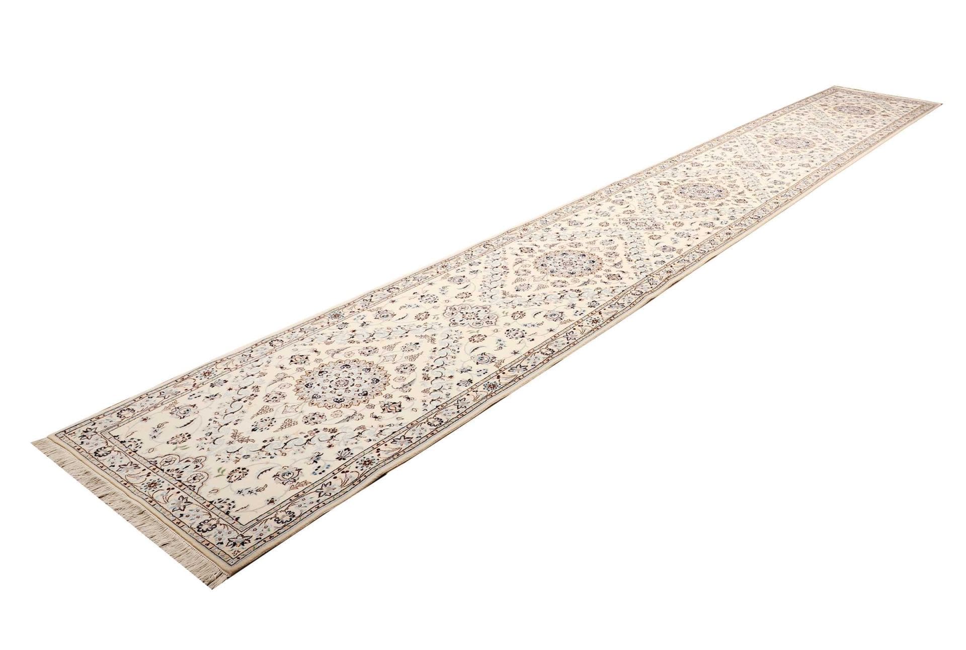 Handgeknüpfter Nain Perserteppich 83 × 541 cm