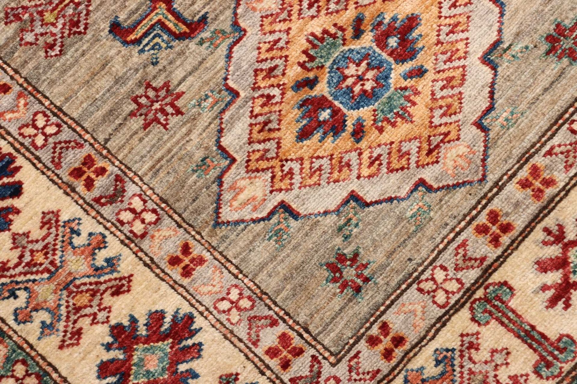 kazak-teppich-83-x-259-cm-geometrisches-muster-handgeknupft-5 Kazak Orientteppich aus Pakistan, 83 × 259 cm