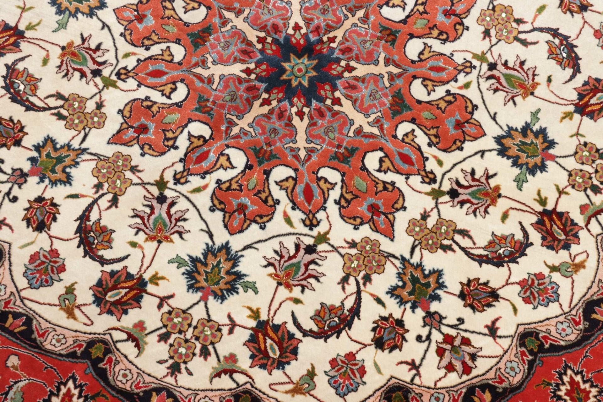Täbriz Perserteppich 153 × 150 cm aus Wolle, handgeknüpft
