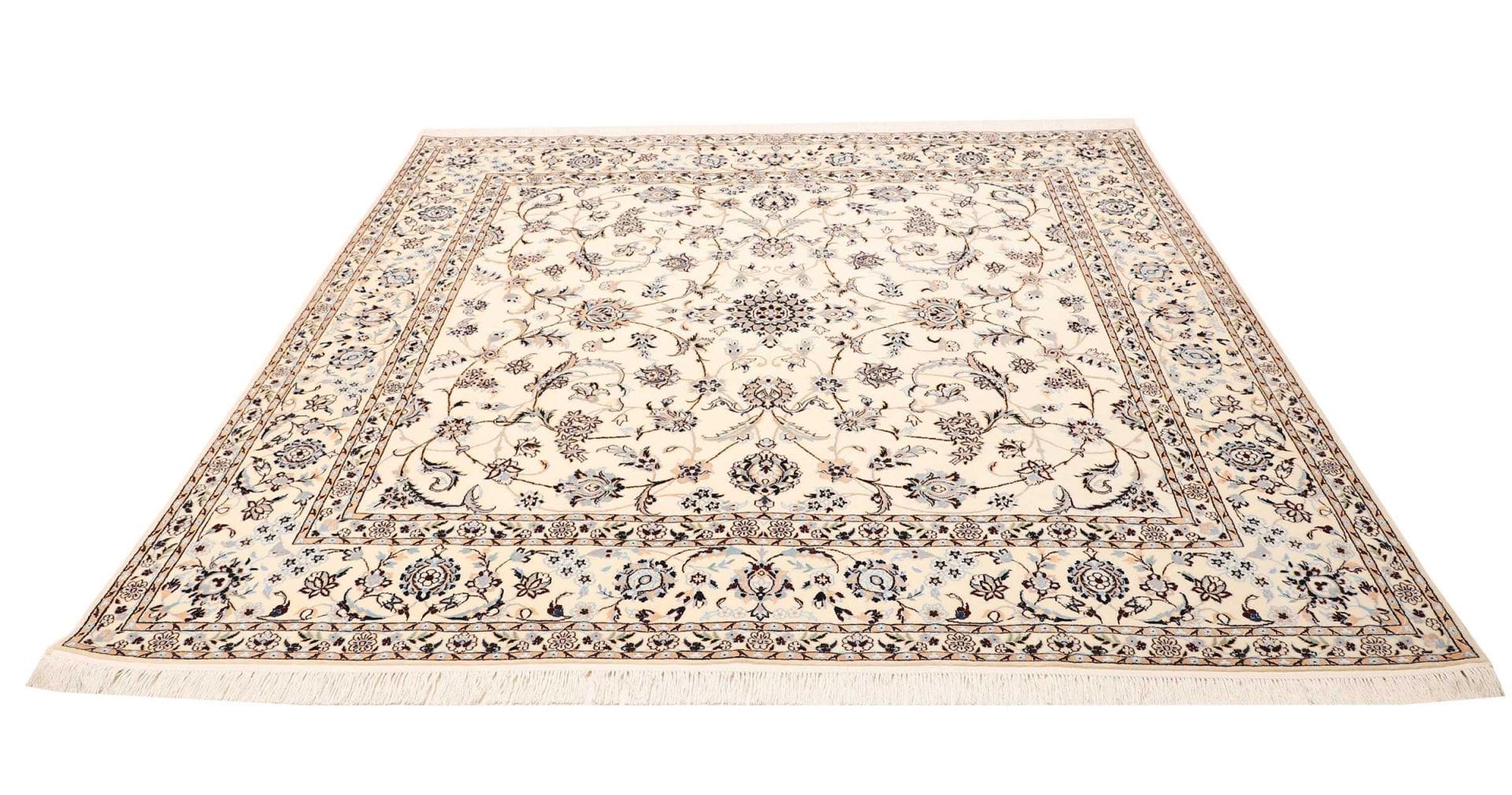 Nain Perserteppich aus Iran, 207 × 205 cm