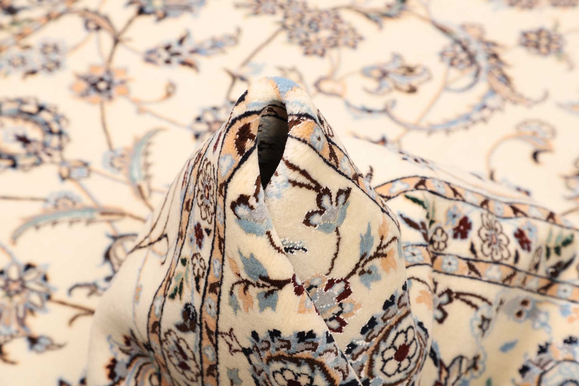 Nain Perserteppich aus Iran, 207 × 205 cm