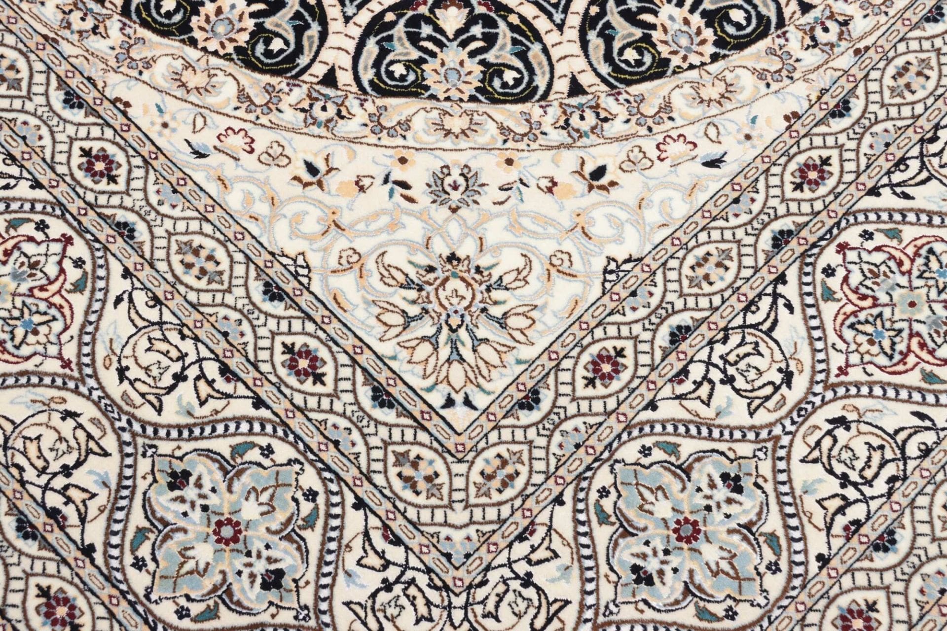 Nain Perserteppich 205 × 205 cm aus Wolle, handgeknüpft