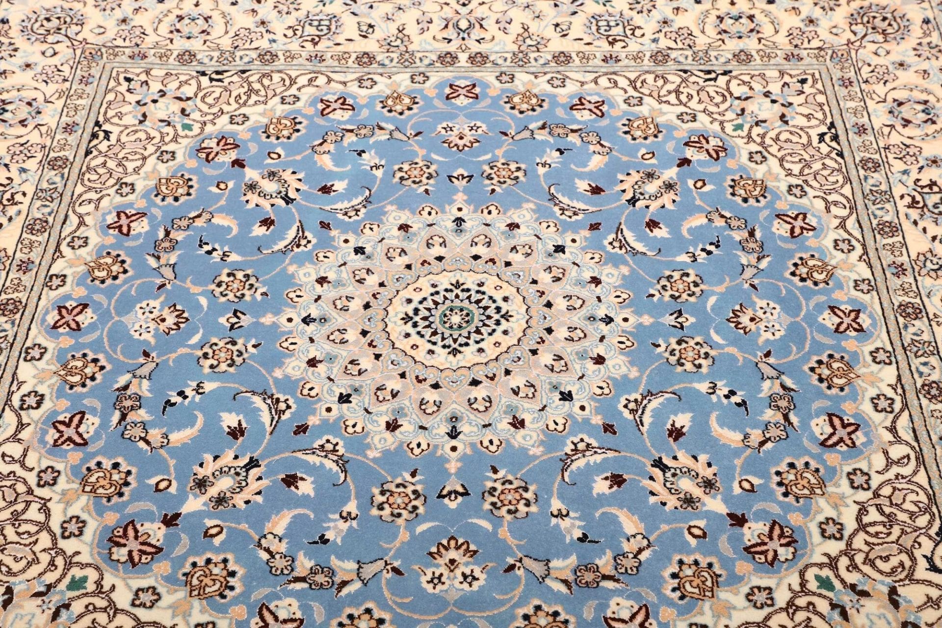 Nain Perserteppich aus Iran, 154 × 154 cm