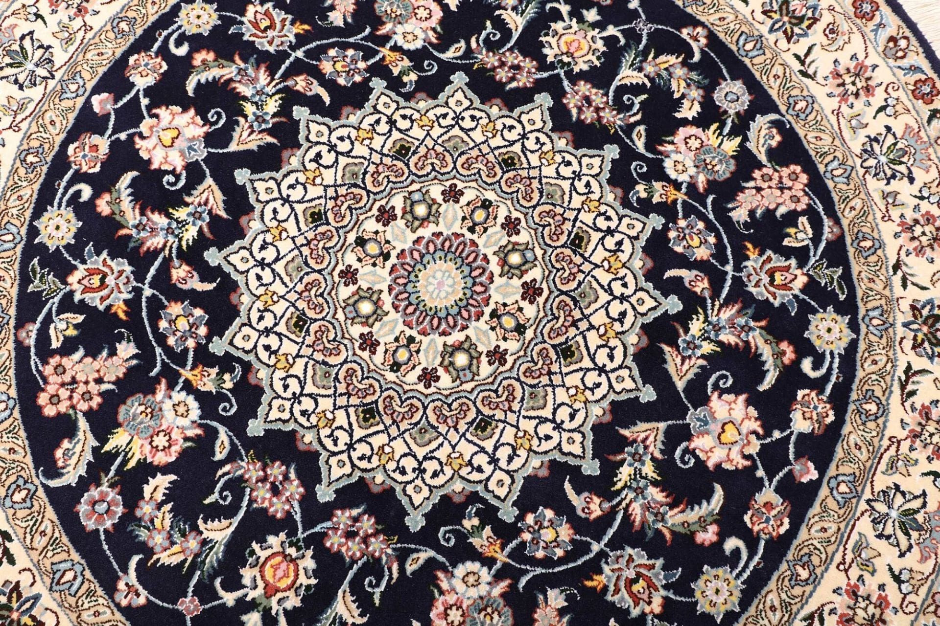 Nain Perserteppich 153 × 150 cm aus Wolle, handgeknüpft