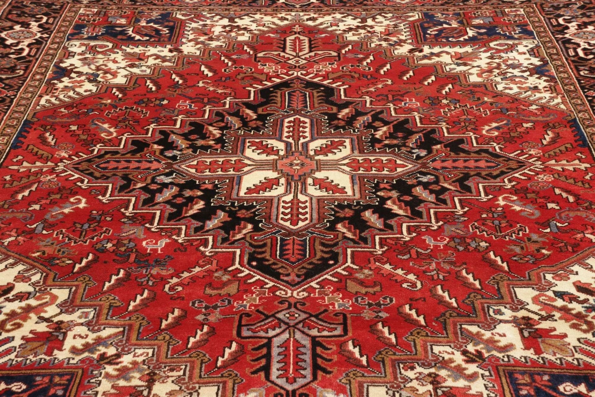 Heriz Perserteppich 243 × 275 cm aus Wolle, handgeknüpft