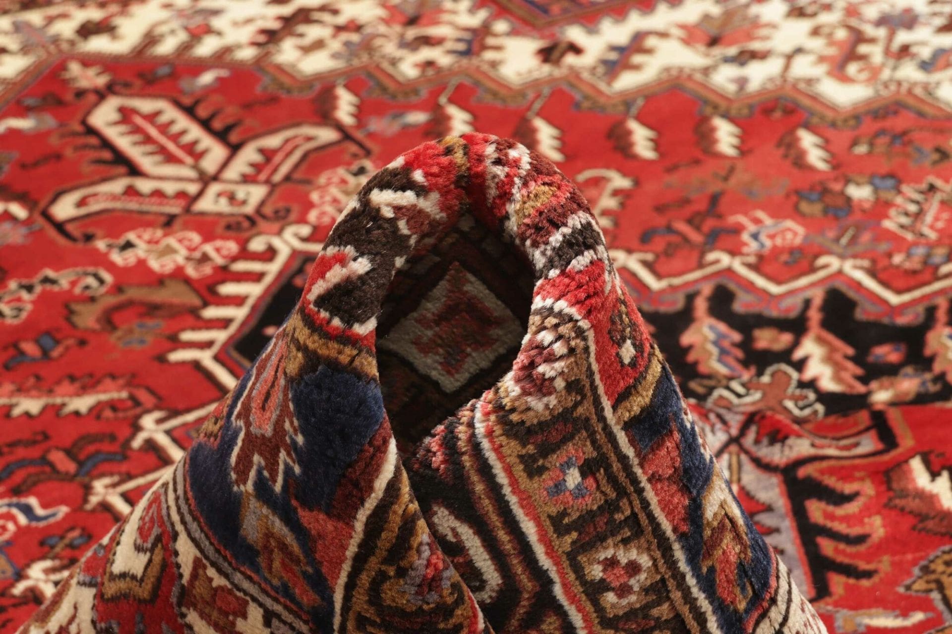 Heriz Perserteppich 243 × 275 cm aus Wolle, handgeknüpft