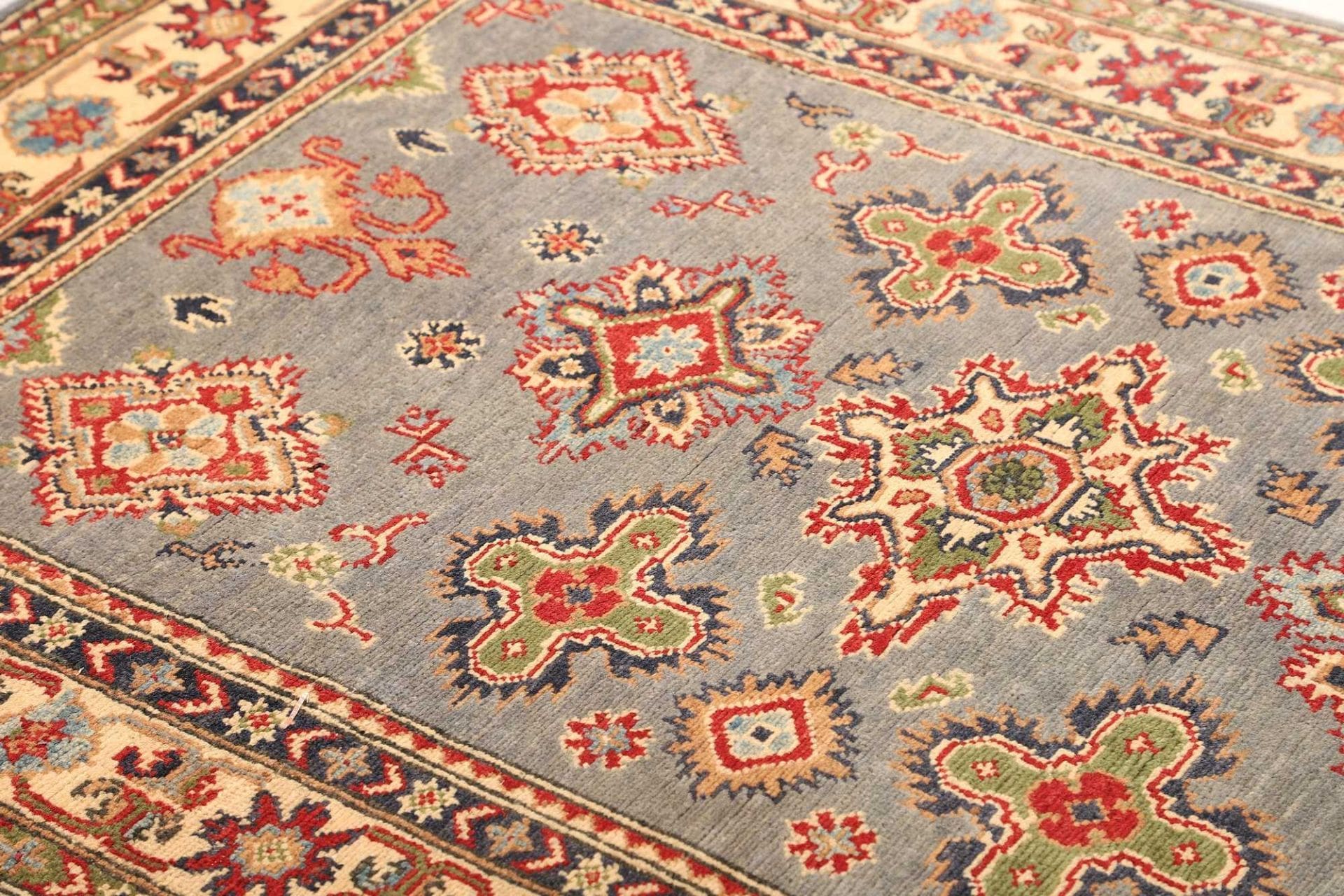 Kazak Orientteppich aus Afghanistan, 119 × 186 cm