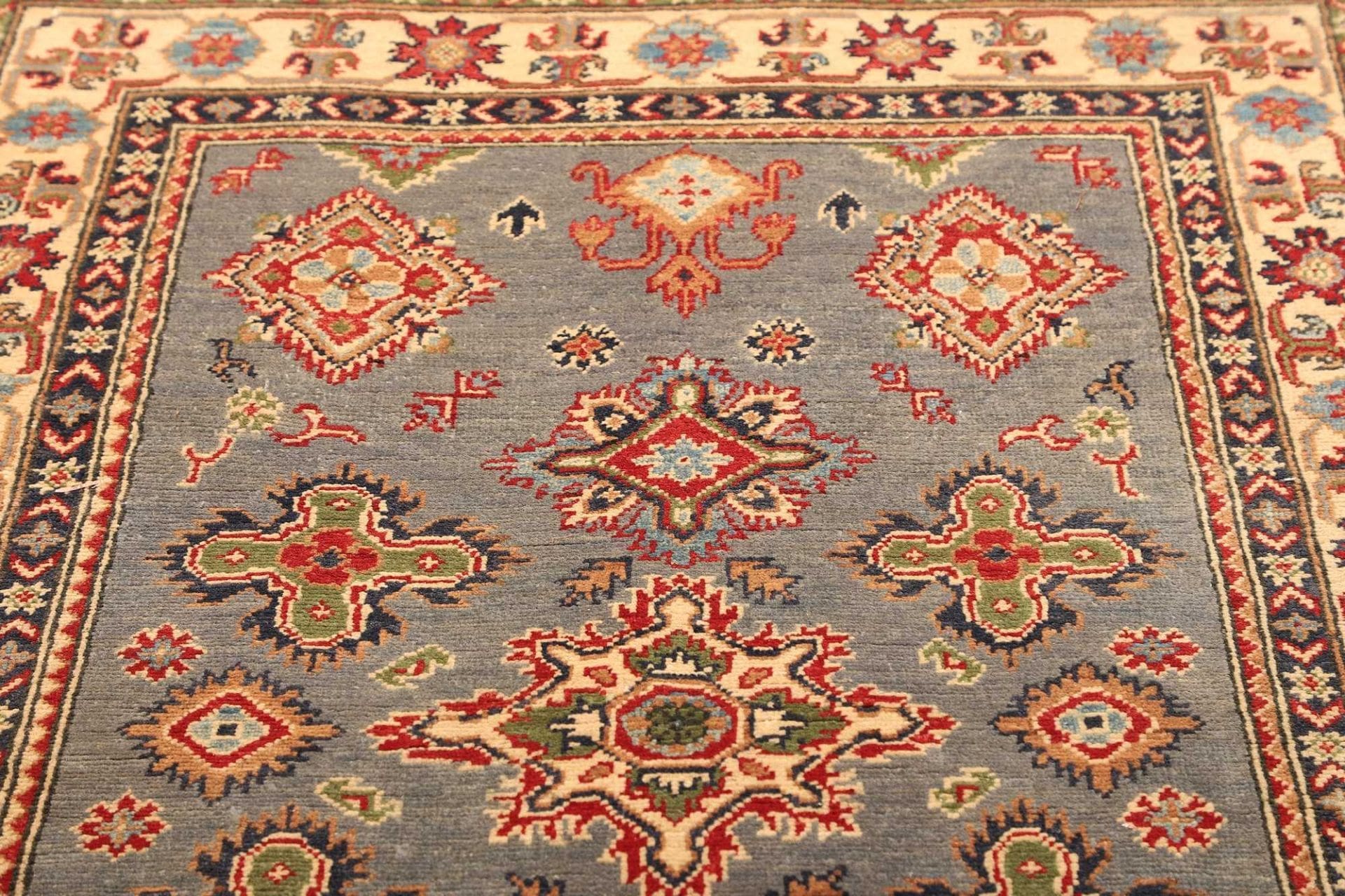 Kazak Orientteppich aus Afghanistan, 119 × 186 cm