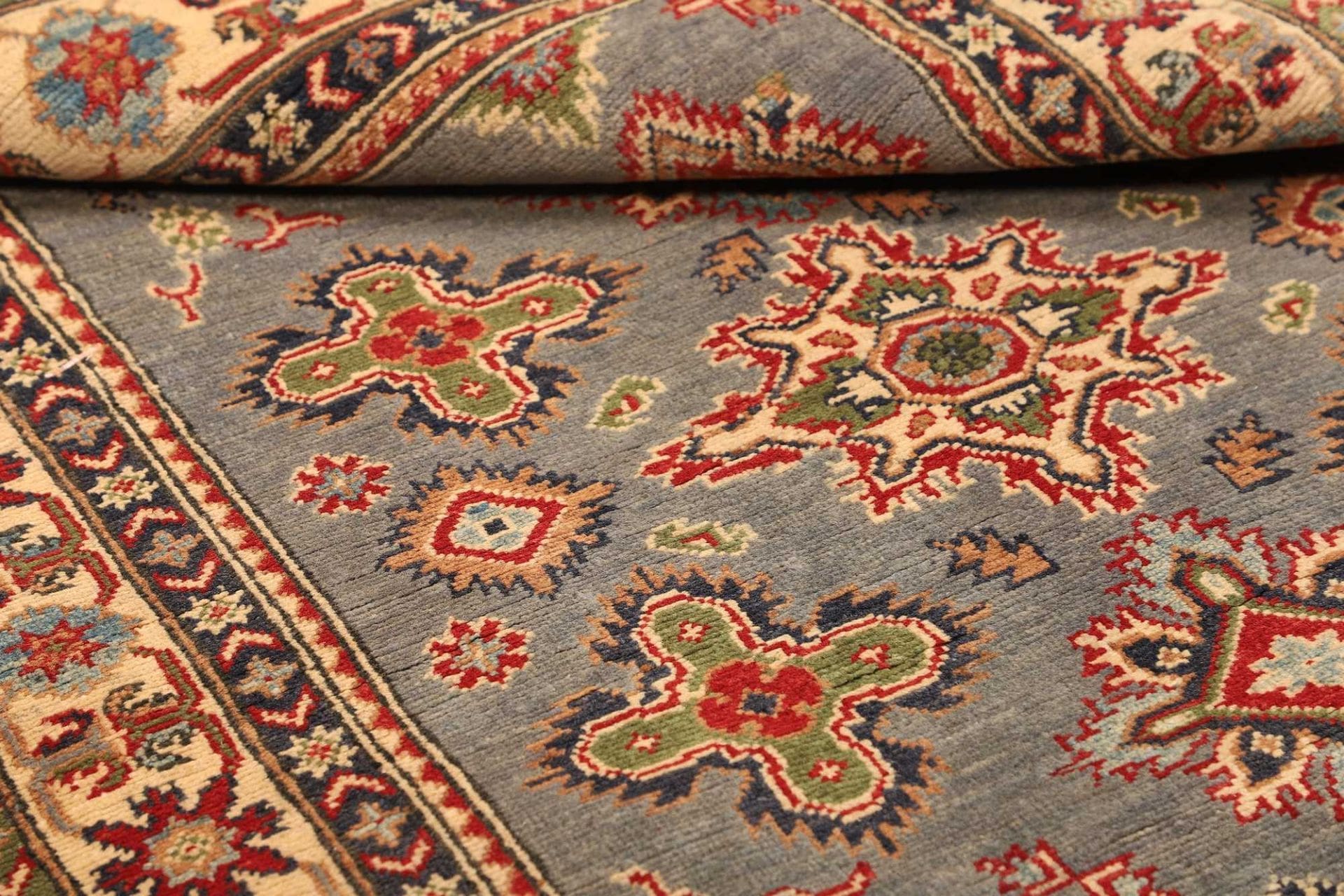 Kazak Orientteppich aus Afghanistan, 119 × 186 cm