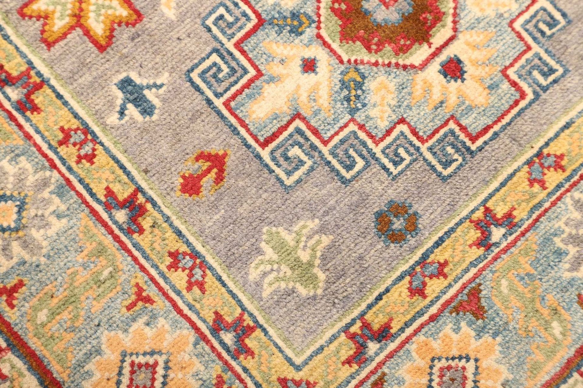 Kazak Orientteppich aus Afghanistan, 86 × 125 cm