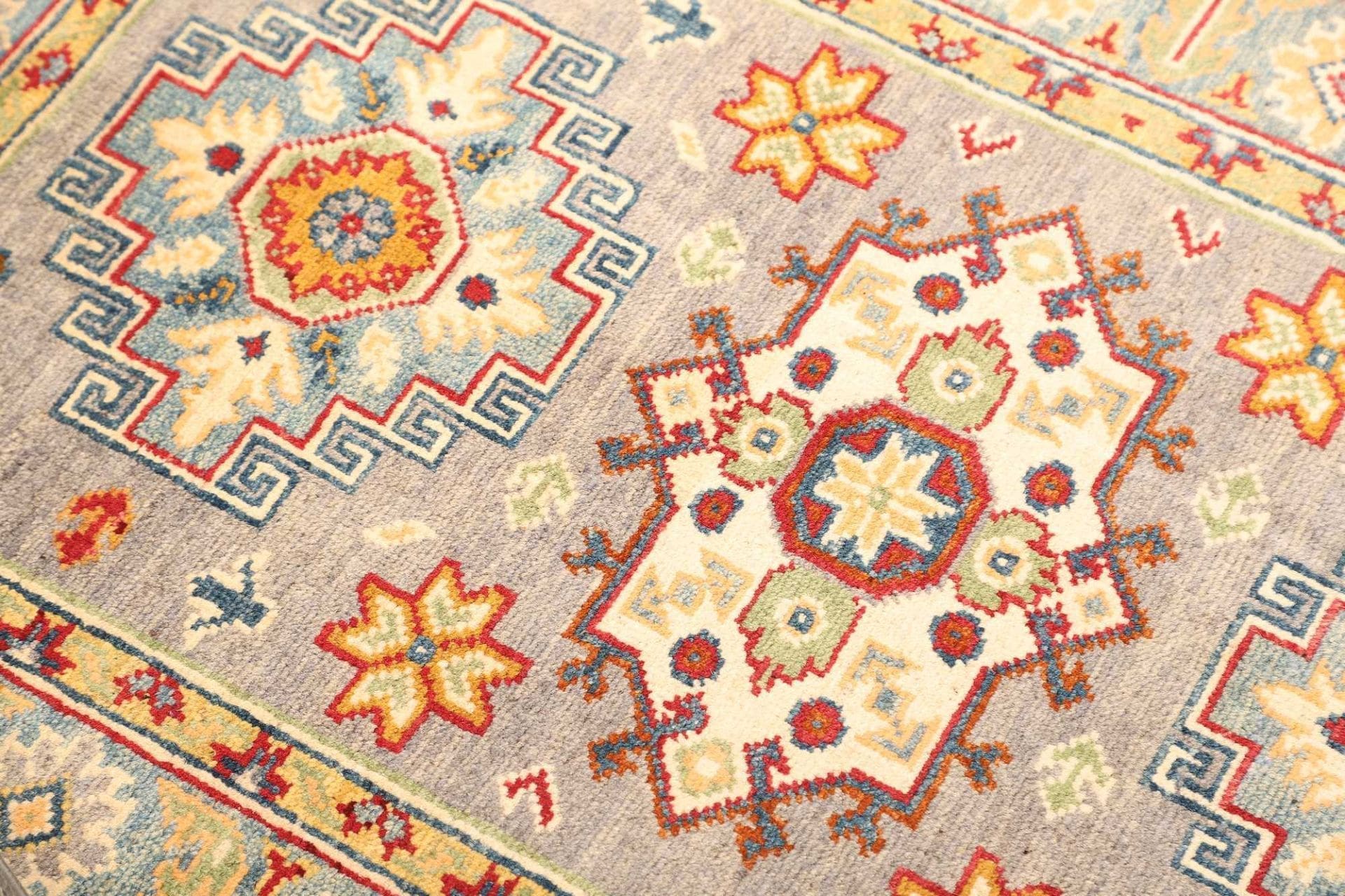 Kazak Orientteppich aus Afghanistan, 86 × 125 cm