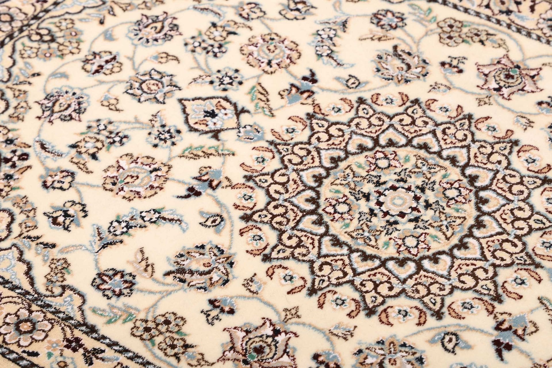 Handgeknüpfter Nain Perserteppich, 84 × 122 cm, Wolle