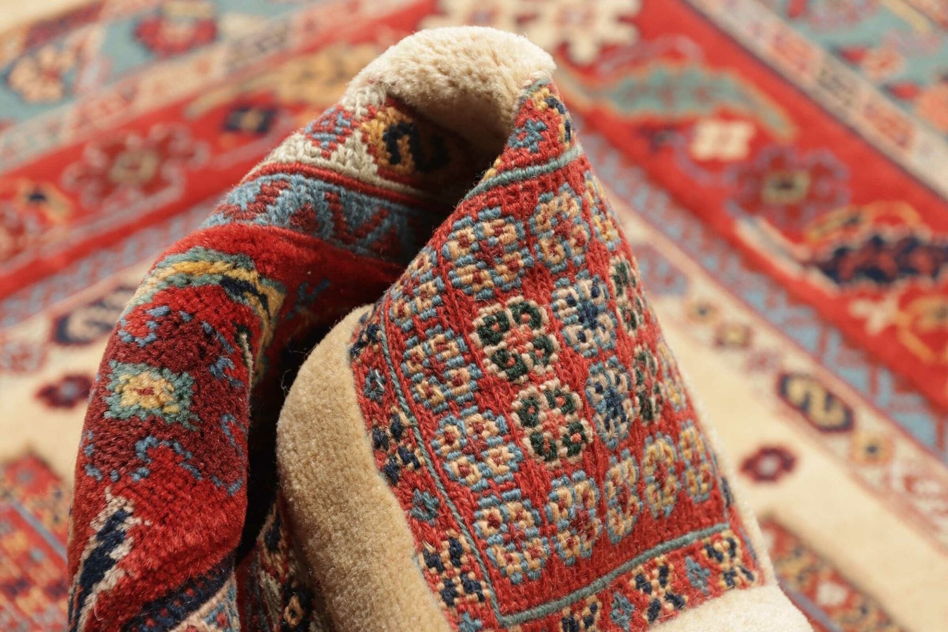 Nain Perserteppich aus Iran, 106 × 129 cm
