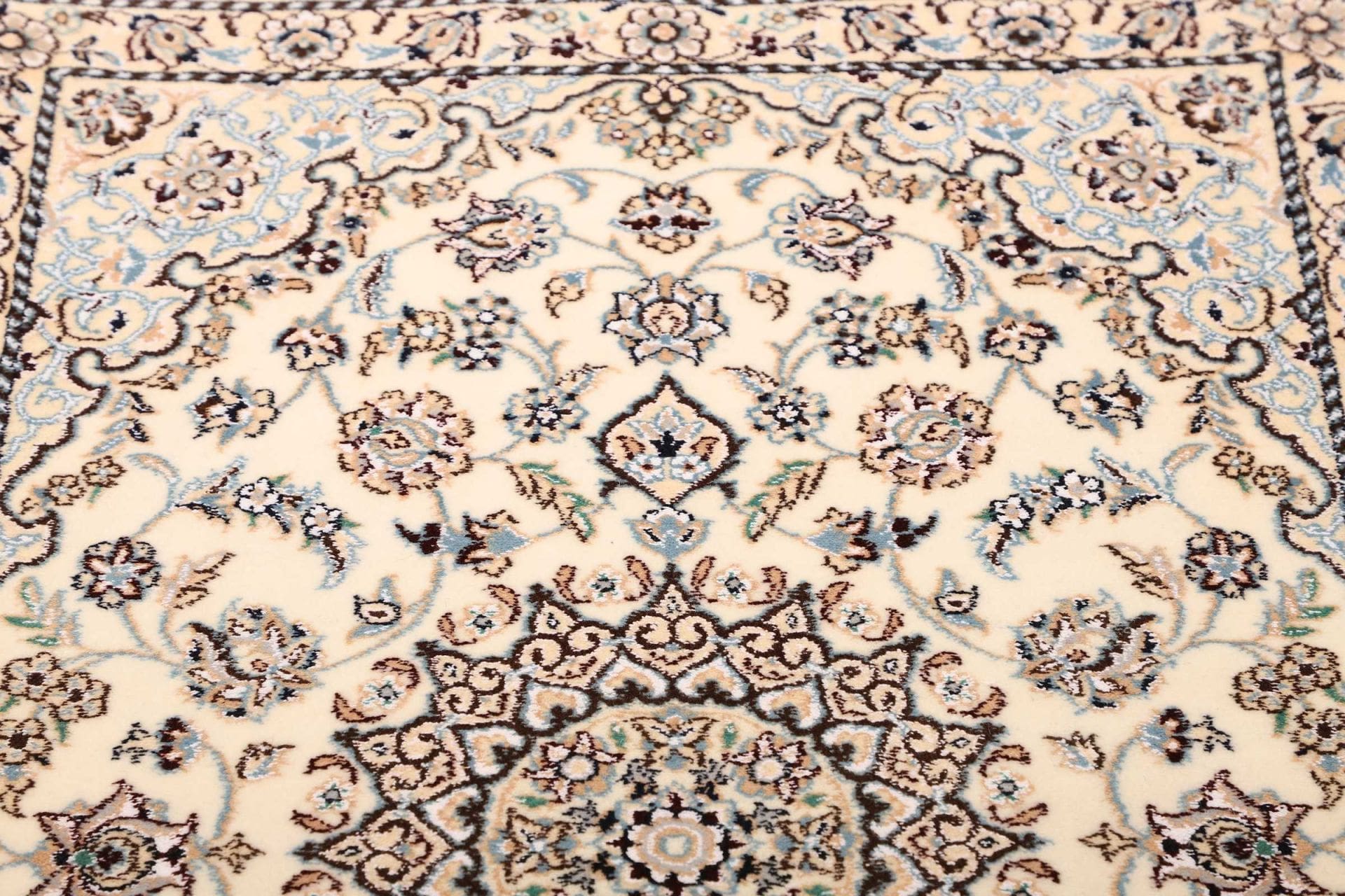 Nain Perserteppich 84 × 125 cm aus Wolle, handgeknüpft