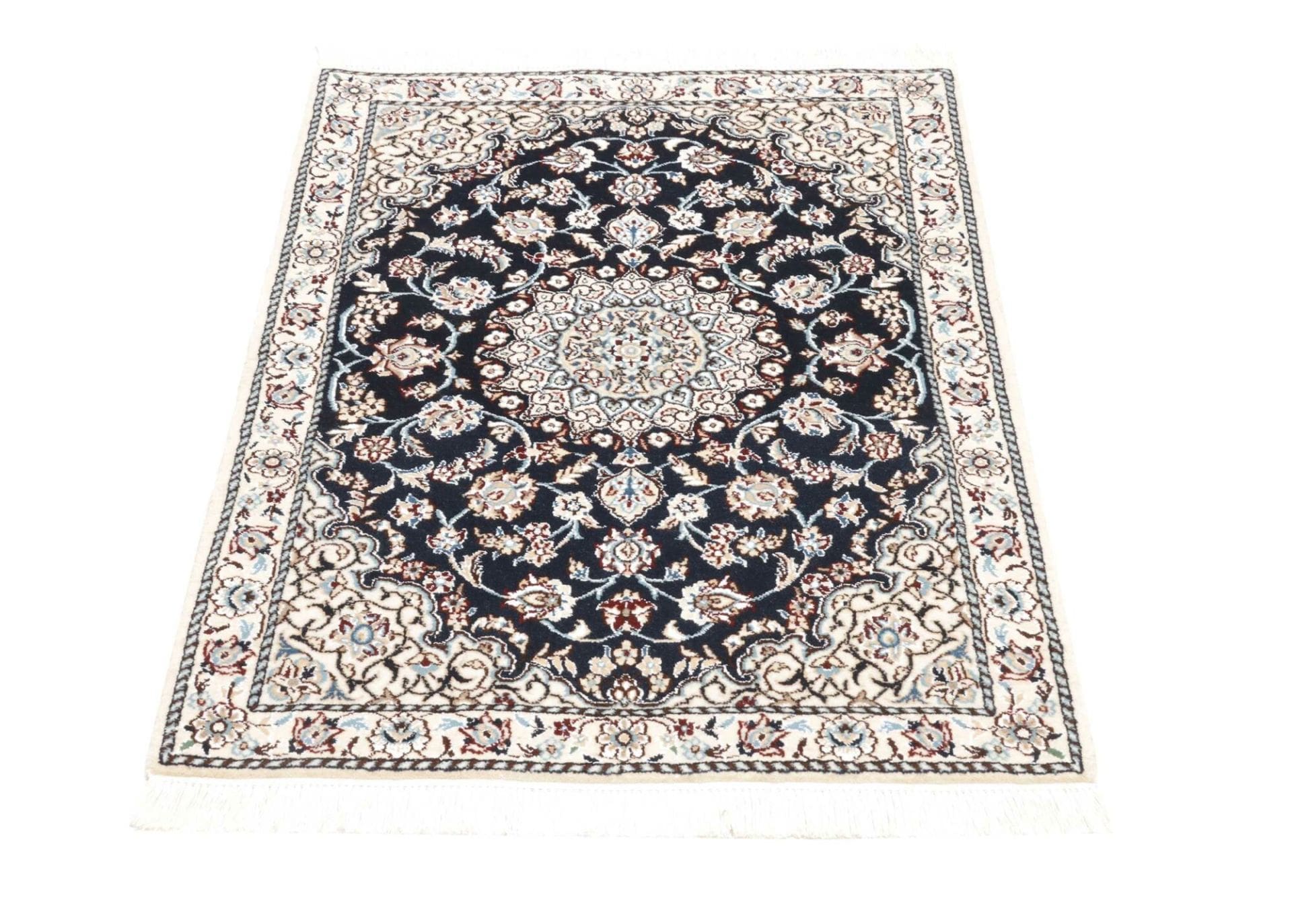 Nain Perserteppich aus Iran, 84 × 119 cm