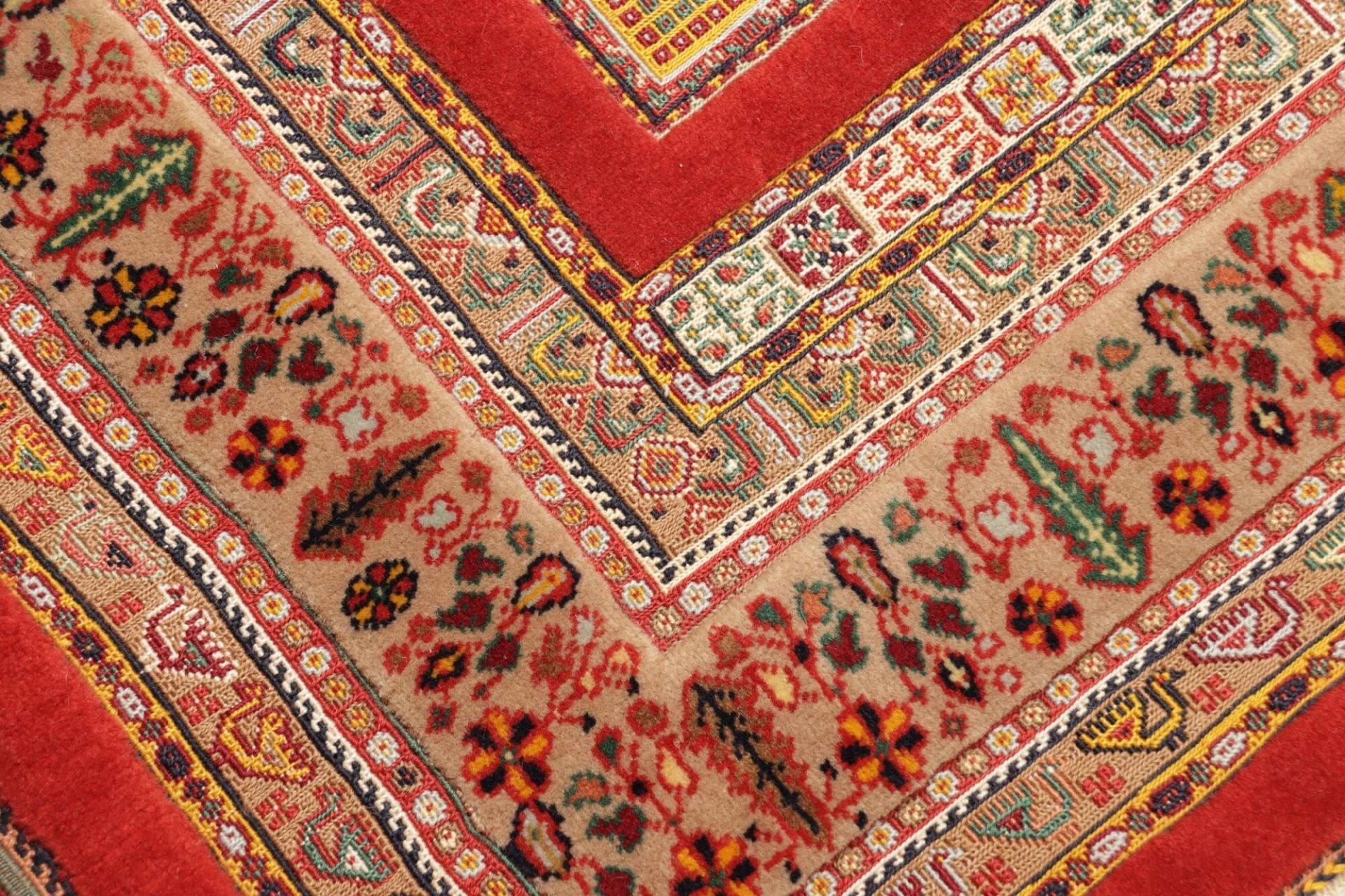 Perserteppich aus Iran, 94 × 118 cm