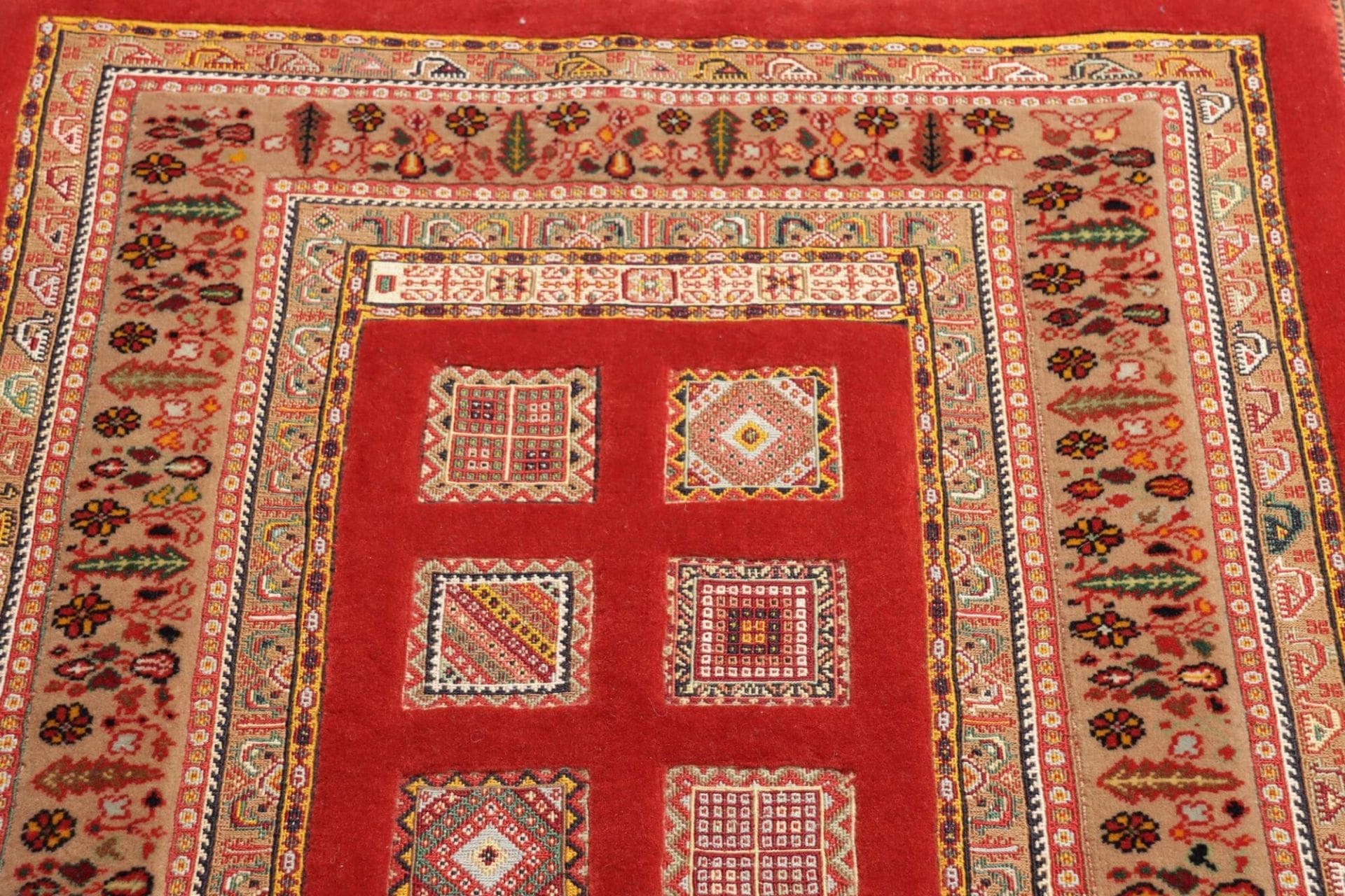 Perserteppich aus Iran, 94 × 118 cm