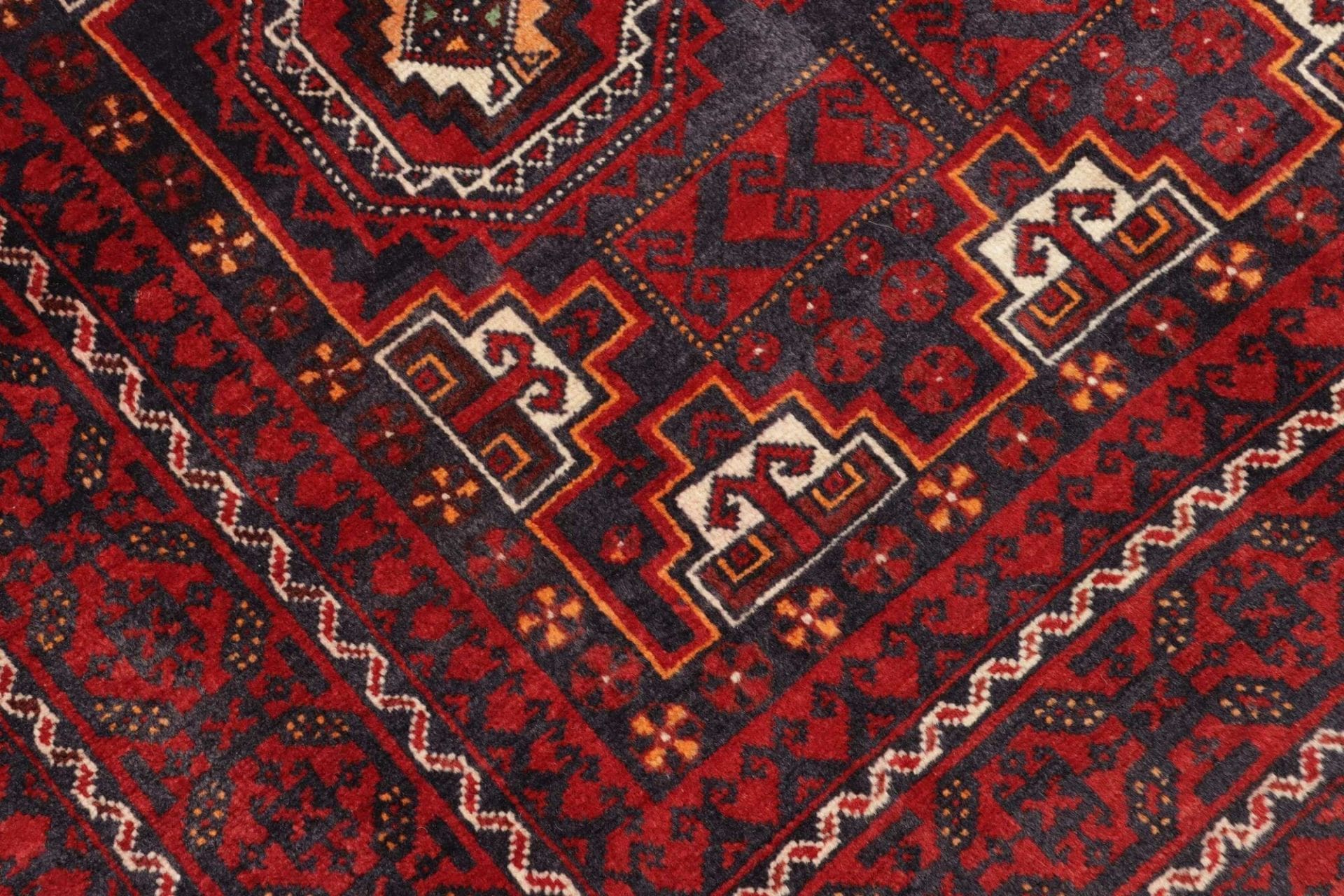 Perserteppich aus Iran, 110 × 202 cm
