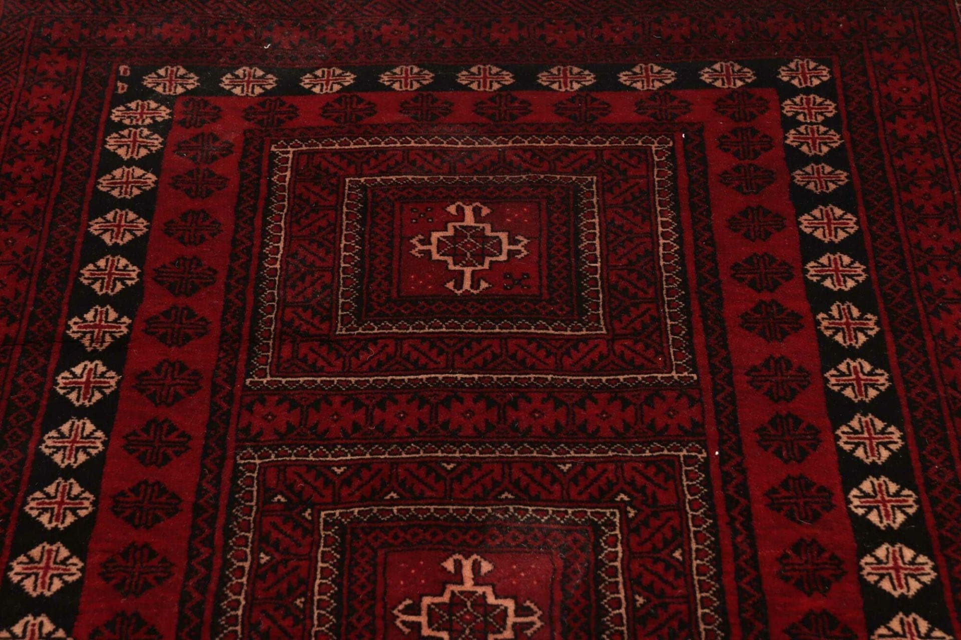 Nain Perserteppich aus Iran, 113 × 208 cm