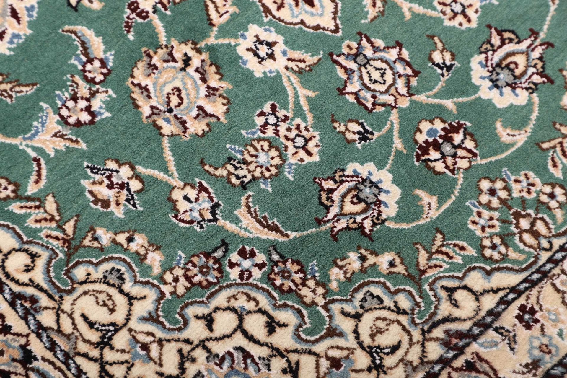 Nain Perserteppich aus Iran, 83 × 120 cm