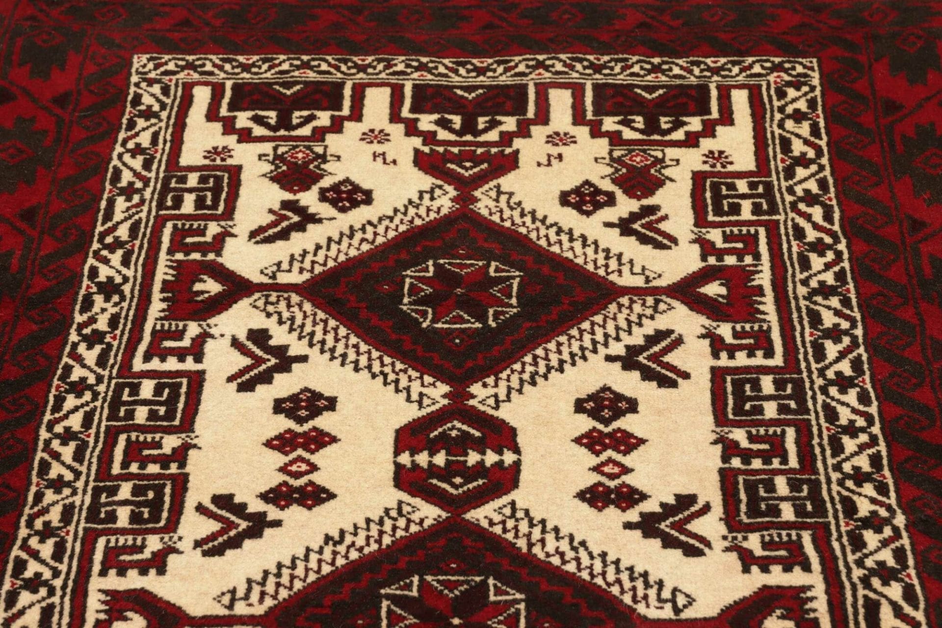 Perserteppich aus Iran, 106 × 197 cm