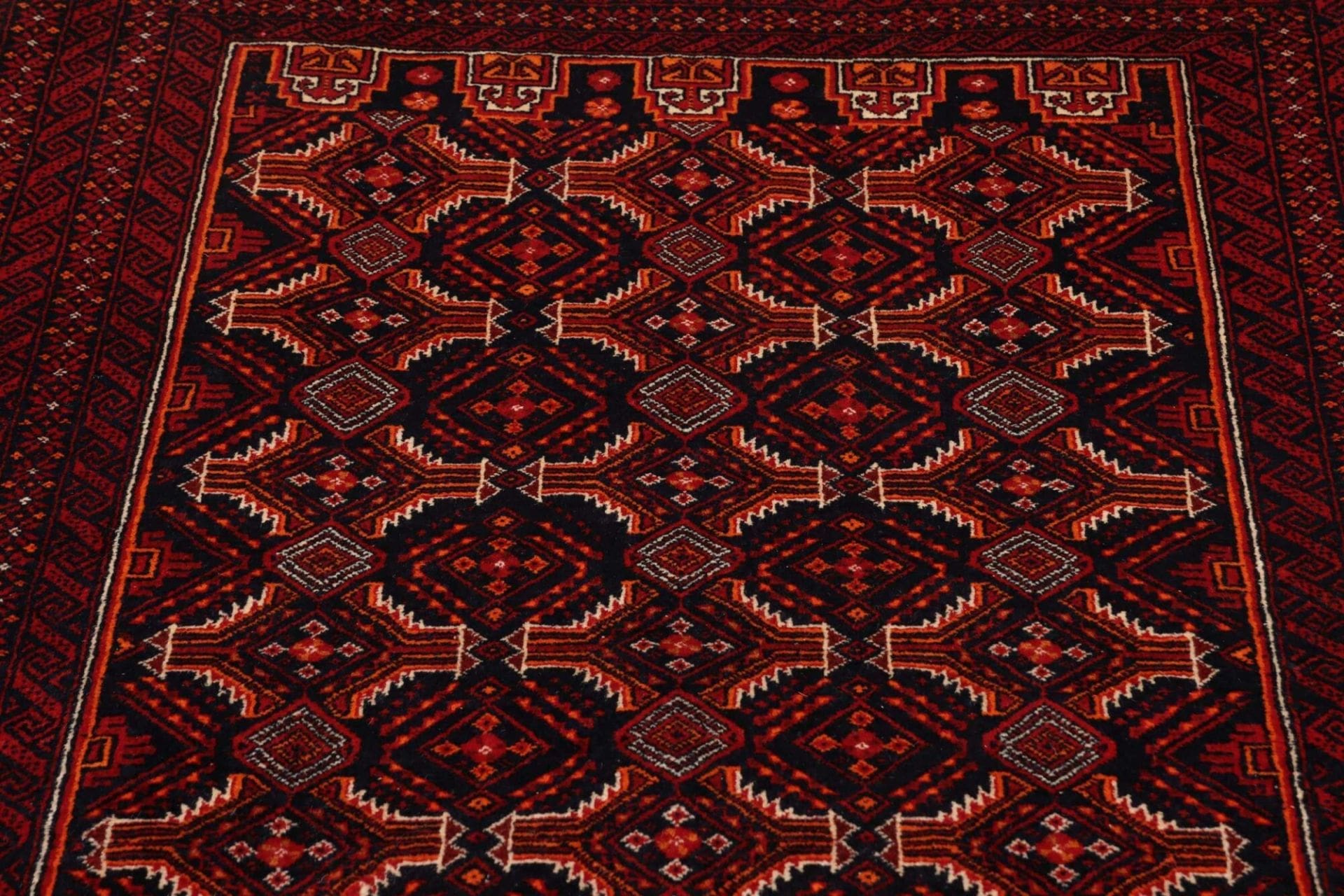 Handgeknüpfter Nain Perserteppich 111 × 208 cm