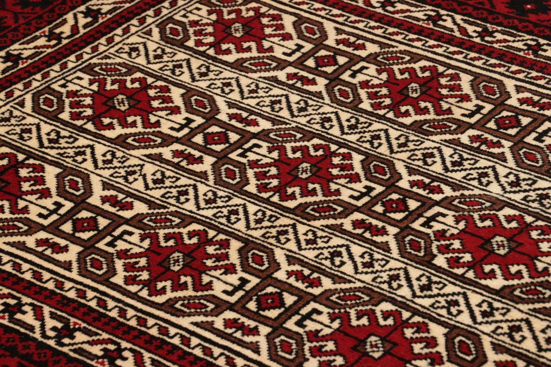 Nain Perserteppich aus Iran, 101 × 185 cm