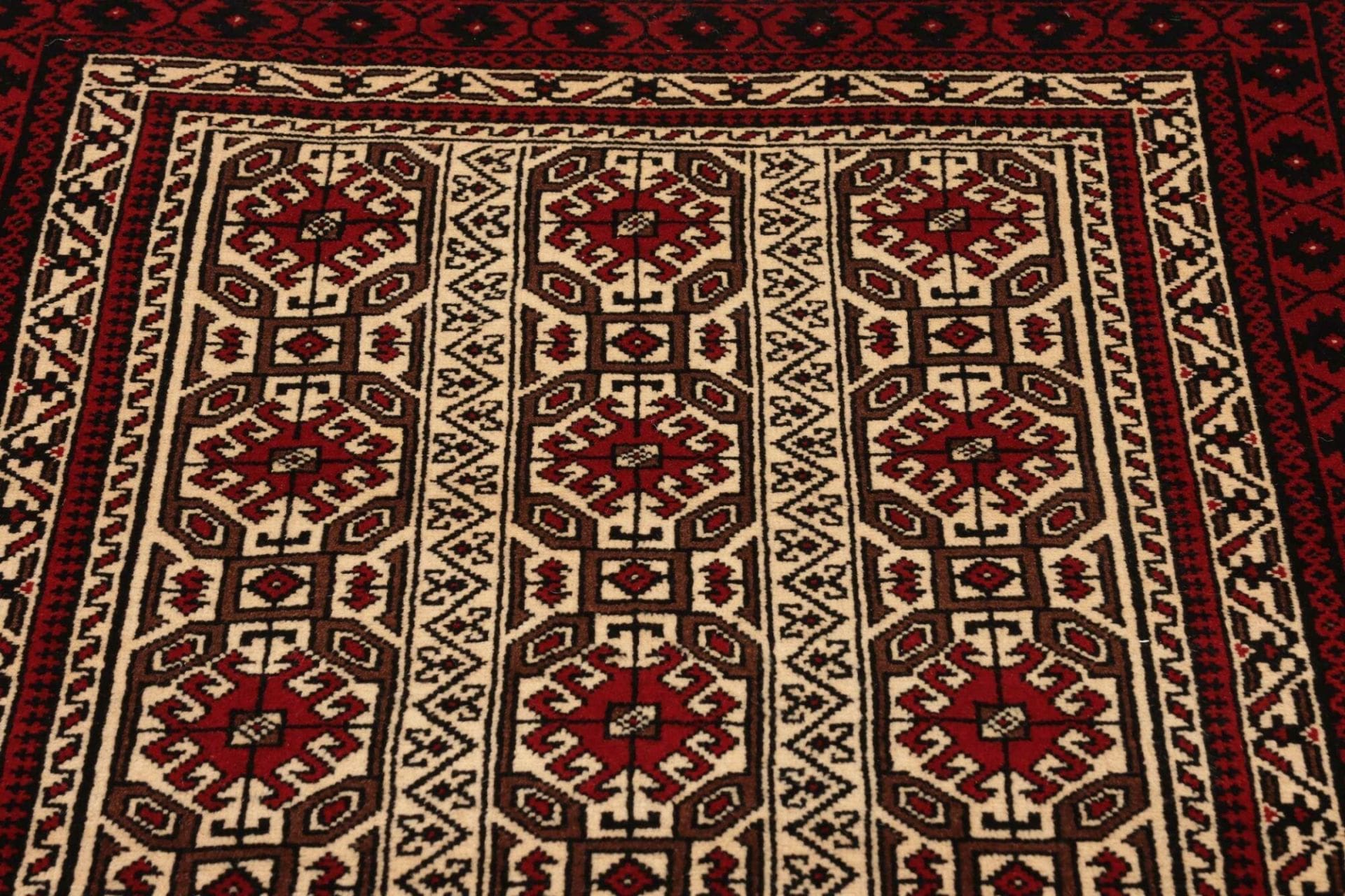 Nain Perserteppich aus Iran, 101 × 185 cm