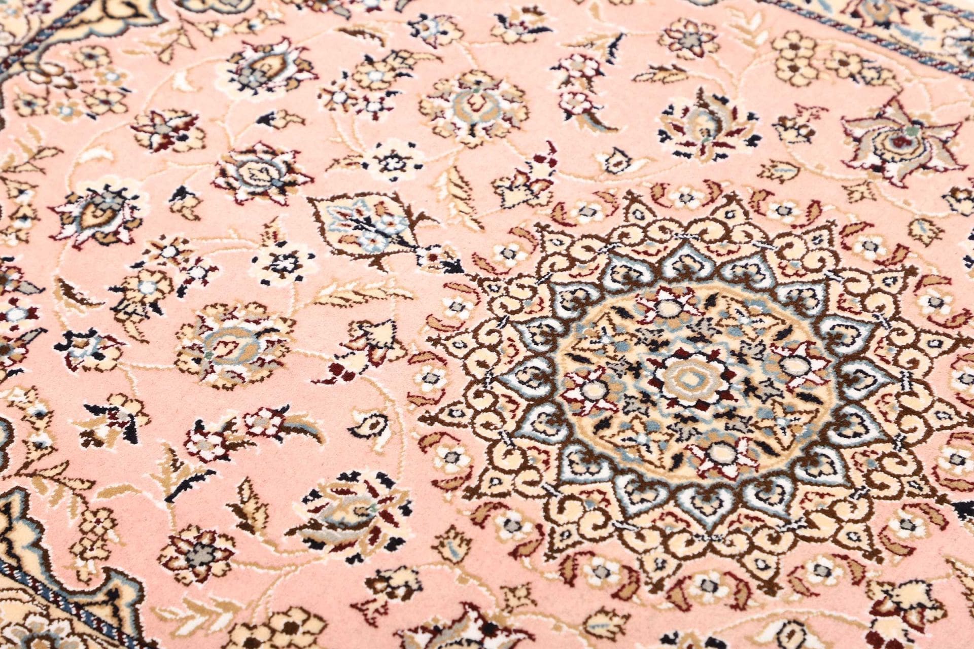 Nain Perserteppich aus Iran, 83 × 120 cm