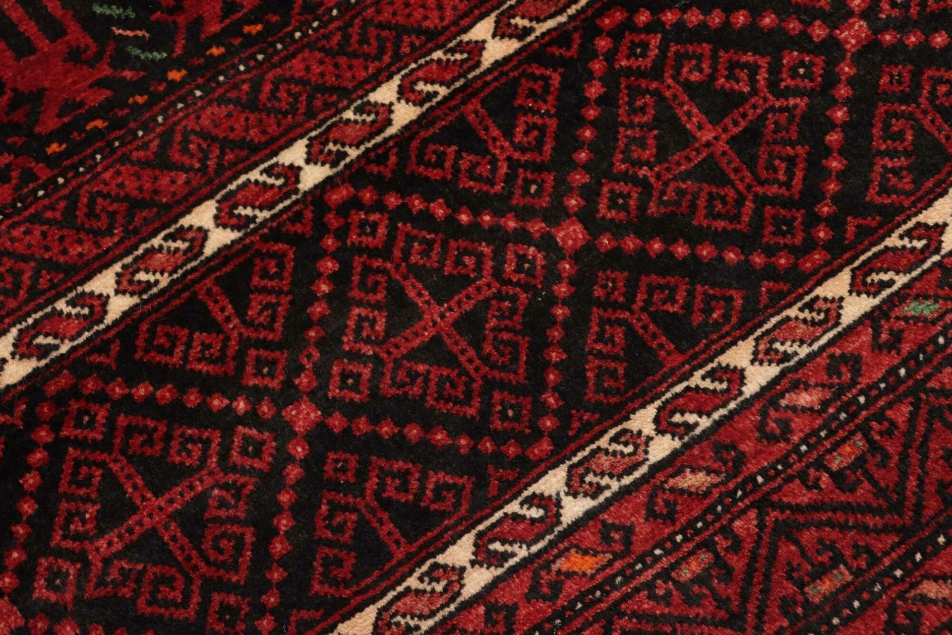 Perserteppich aus Iran, 113 × 190 cm