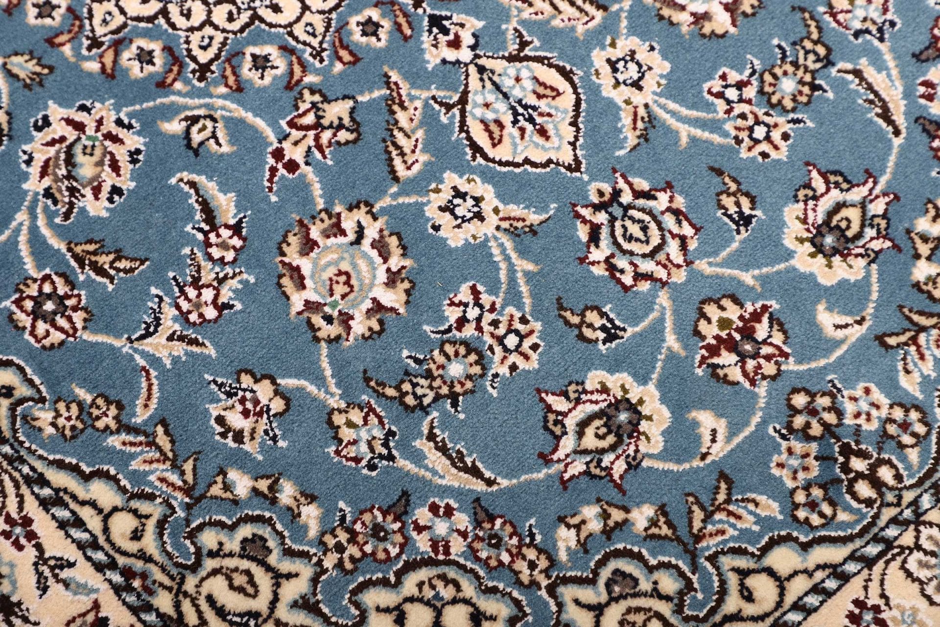 Nain Perserteppich aus Iran, 83 × 117 cm