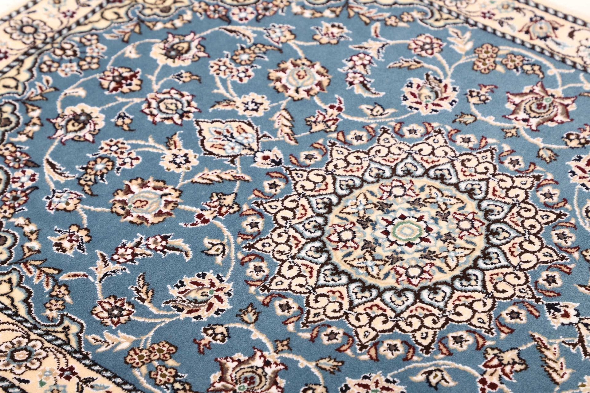 Nain Perserteppich aus Iran, 83 × 117 cm