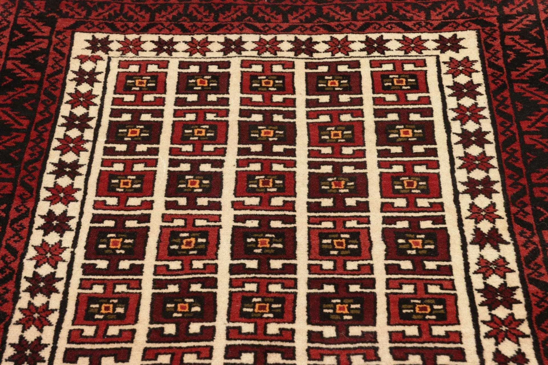 orientteppich-100-x-187cm-aus-schurwolle-handgeknupft-nain-7 Nain Perserteppich 100 × 187 cm aus Wolle, handgeknüpft