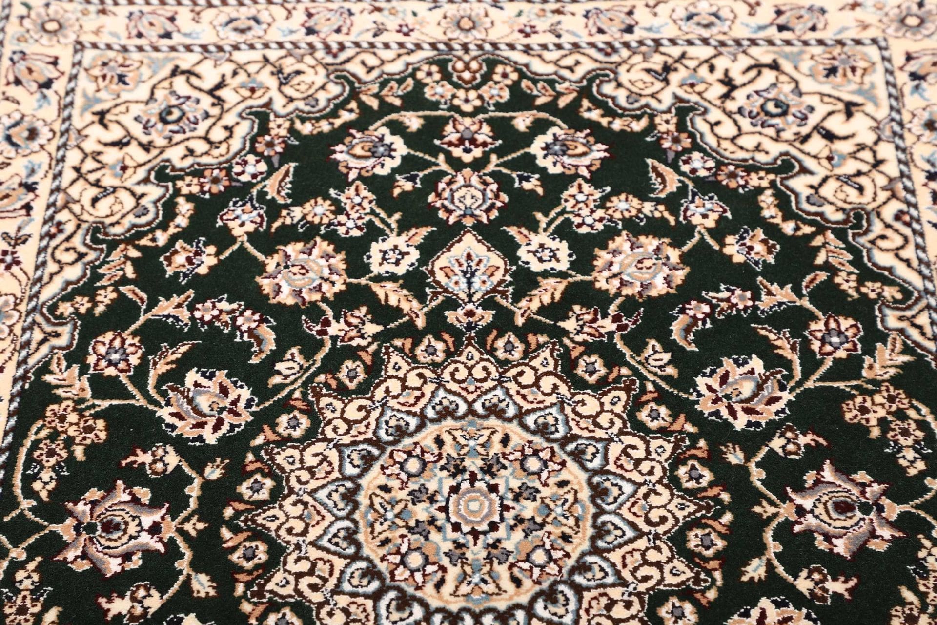 Handgeknüpfter Nain Perserteppich 83 × 116 cm