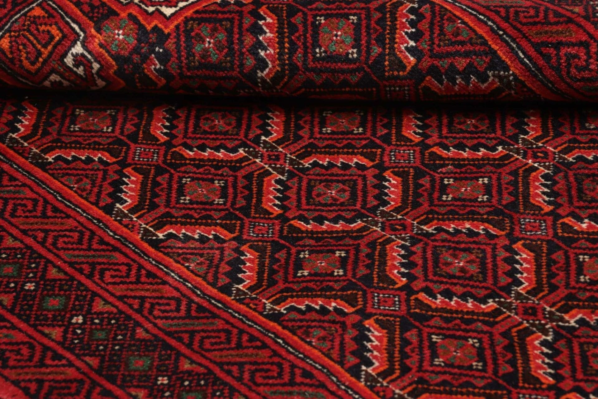 Handgeknüpfter Perserteppich 113 × 207 cm
