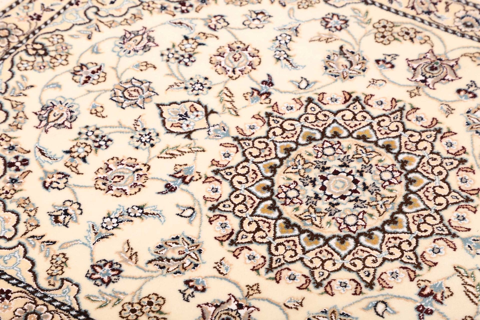 Nain Perserteppich aus Iran, 88 × 122 cm