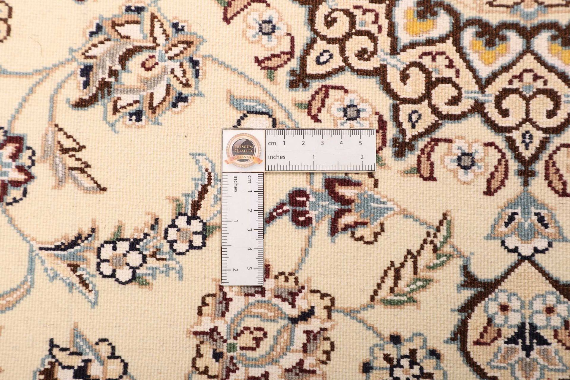 Nain Perserteppich aus Iran, 88 × 122 cm
