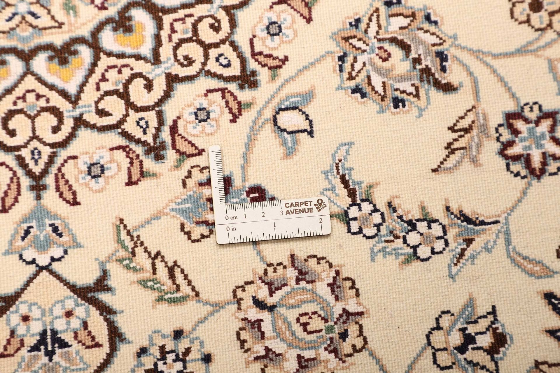 Nain Perserteppich aus Iran, 88 × 122 cm