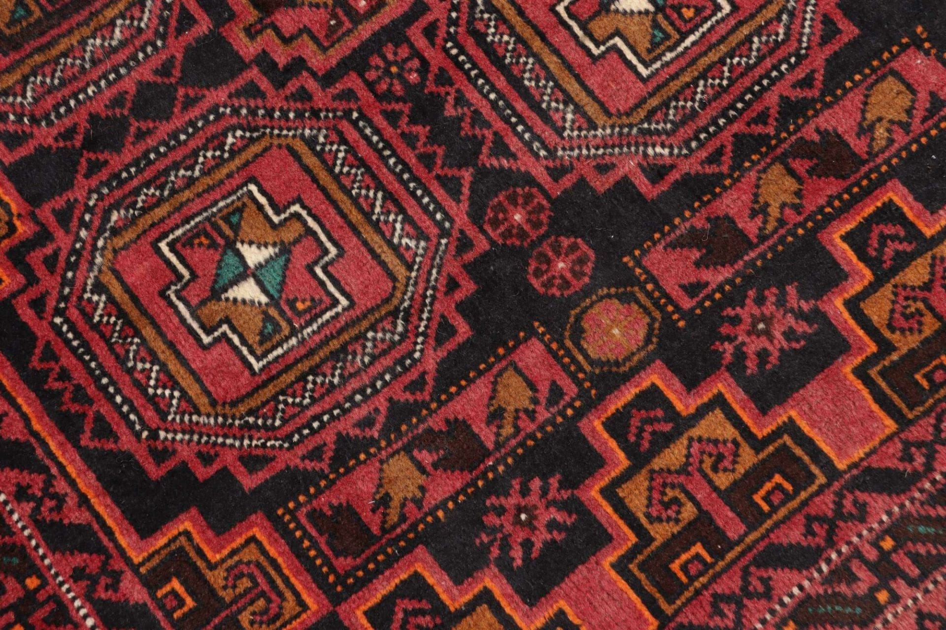 orientteppich-104-x-185-cm-aus-schurwolle-handgeknupft-nain-muster-5 Nain Perserteppich 104 × 185 cm aus Wolle, handgeknüpft