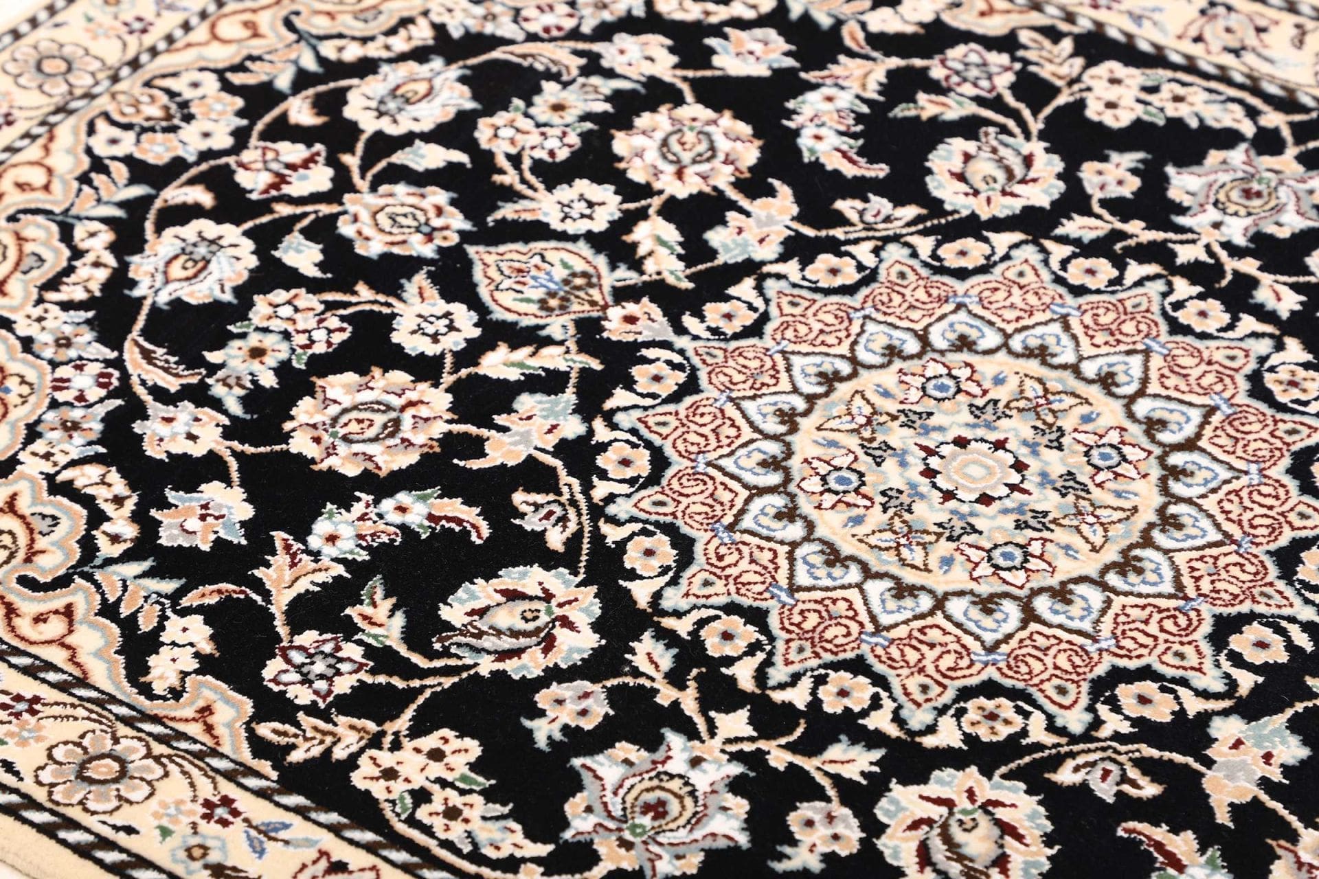 Handgeknüpfter Nain Perserteppich 84 × 120 cm