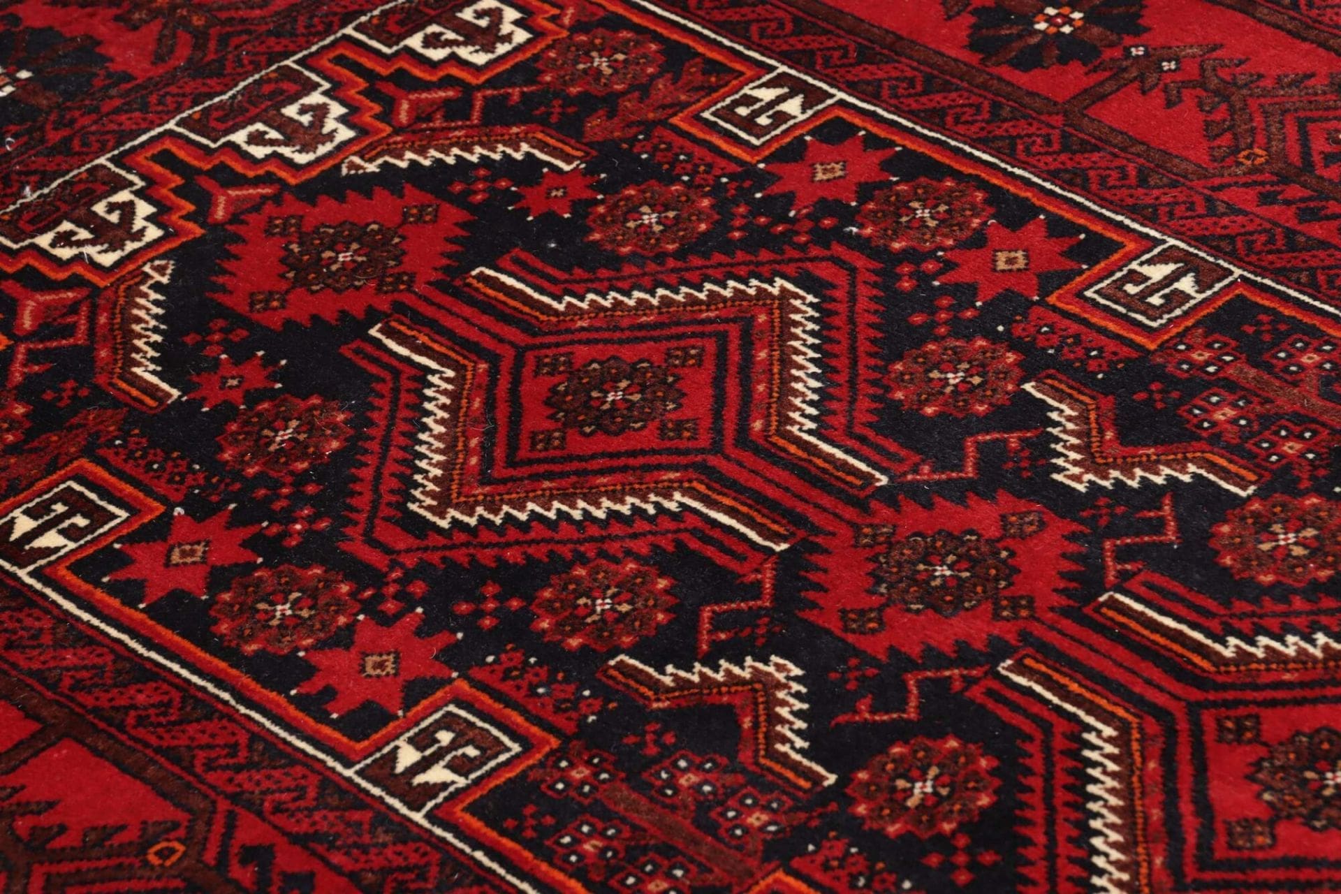 Nain Perserteppich 109 × 205 cm aus Wolle, handgeknüpft
