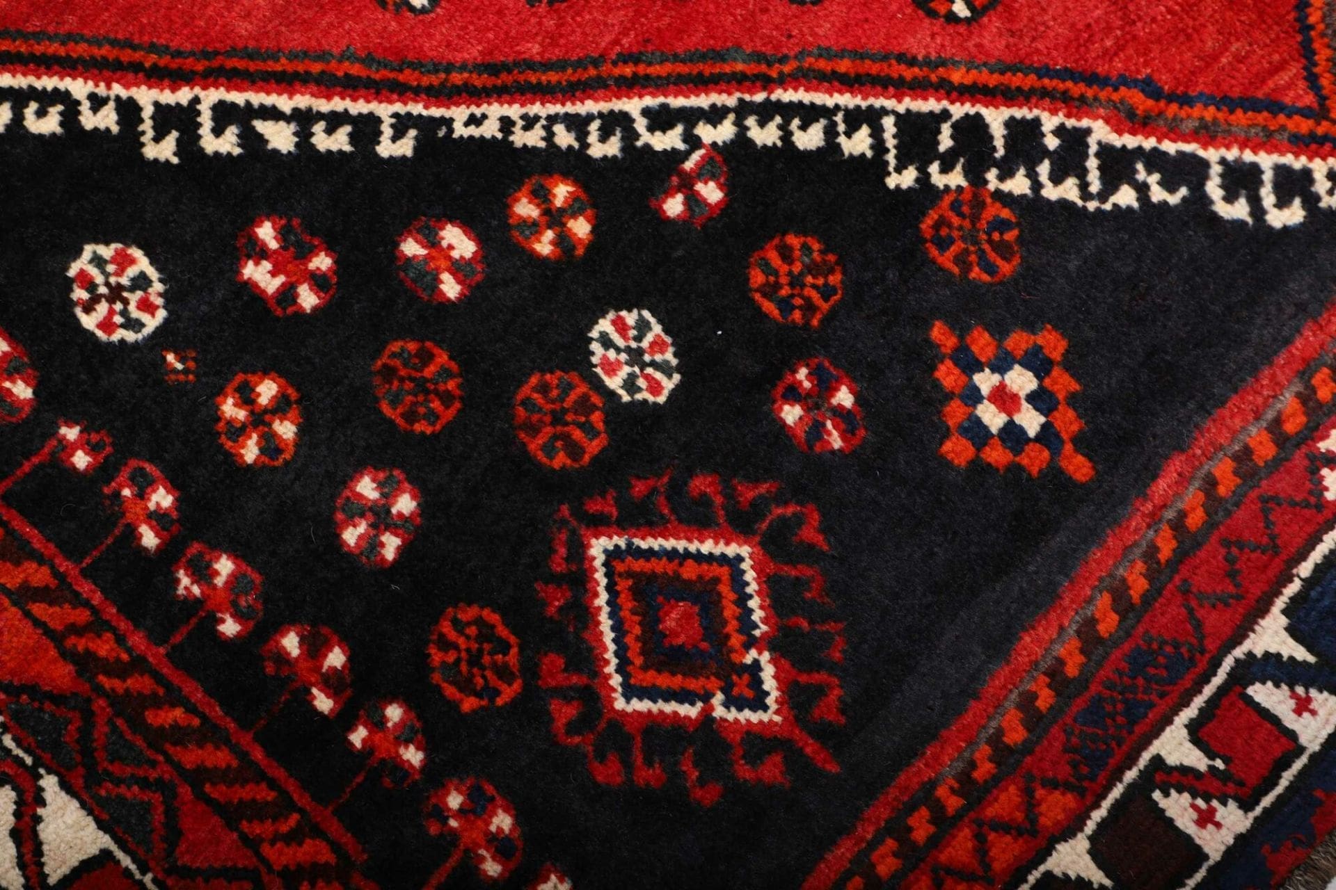 Shiraz Perserteppich 163 × 279 cm aus Wolle, handgeknüpft