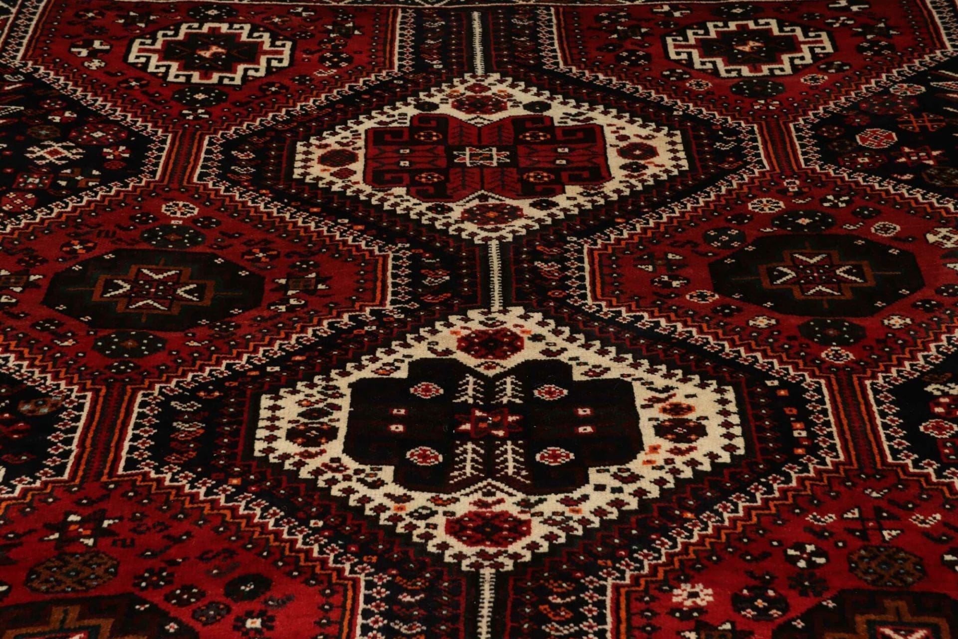 shiraz-teppich-178-x-267-cm-in-wolle-handgeknupft-perserteppich-7 Shiraz Perserteppich 178 × 267 cm aus Wolle, handgeknüpft