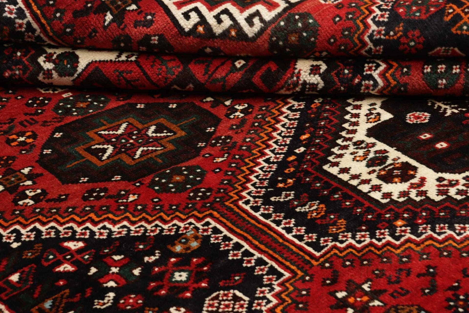 shiraz-teppich-178-x-267-cm-in-wolle-handgeknupft-perserteppich-9 Shiraz Perserteppich 178 × 267 cm aus Wolle, handgeknüpft