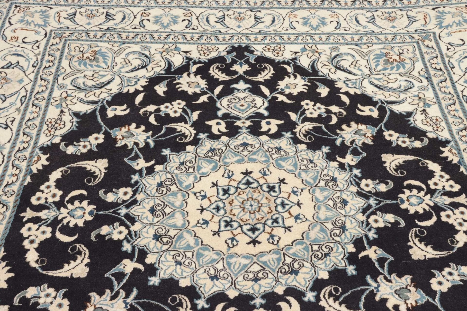 Handgeknüpfter Nain Perserteppich, 209 × 252 cm, Wolle