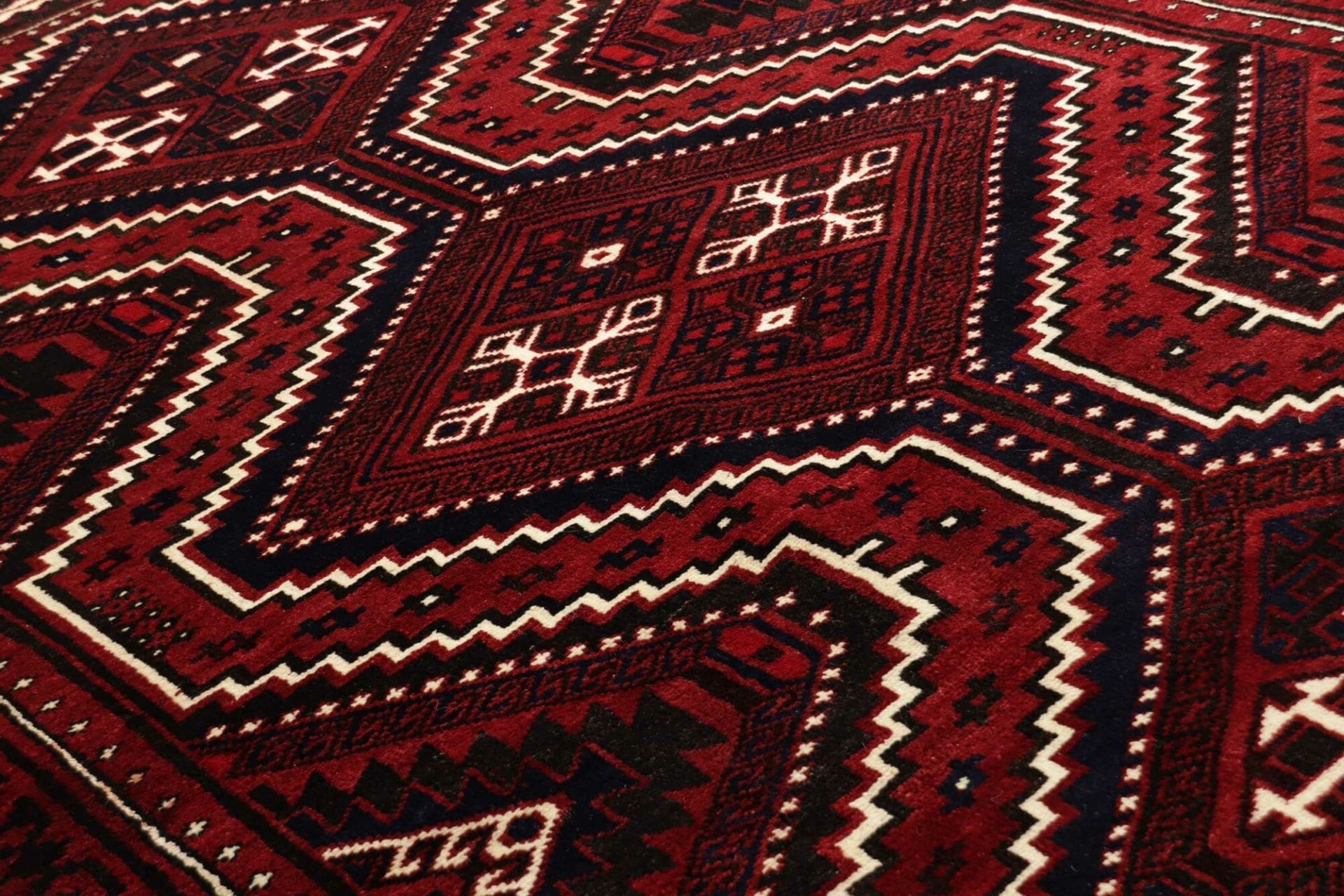 lori-teppich-228-x-320cm-geometrisch-schurwolle-handgeknupft-8 Handgeknüpfter Loribaft Perserteppich, 228 × 320 cm, Wolle