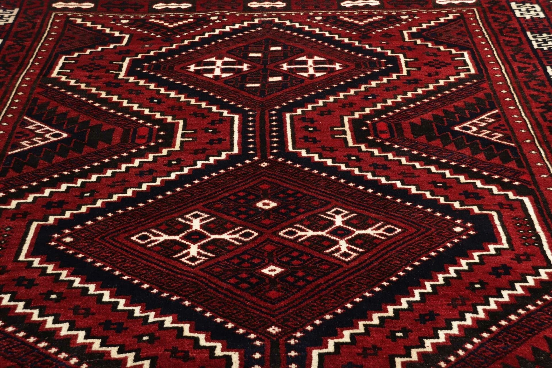 lori-teppich-228-x-320cm-geometrisch-schurwolle-handgeknupft-9 Handgeknüpfter Loribaft Perserteppich, 228 × 320 cm, Wolle