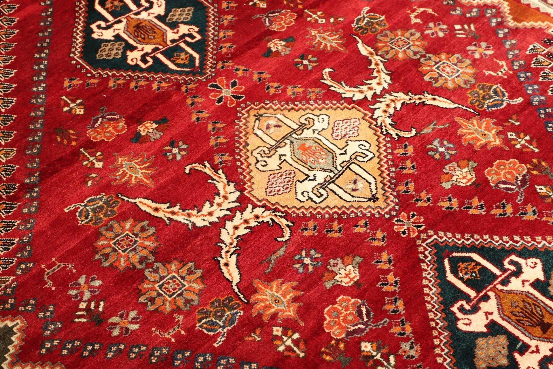 Shiraz Perserteppich aus Iran, 186 × 260 cm