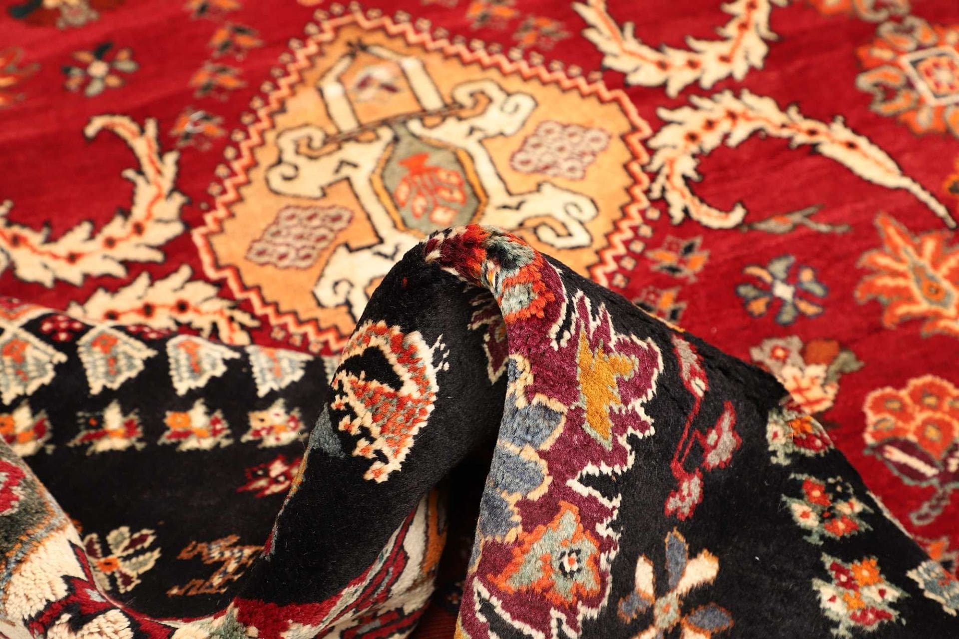 Shiraz Perserteppich aus Iran, 186 × 260 cm