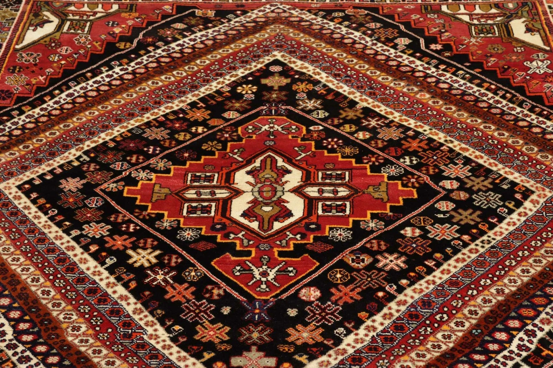 shiraz-teppich-183-x-260-cm-wolle-geometrisches-muster-handgeknupft-7 Handgeknüpfter Shiraz Perserteppich 183 × 260 cm